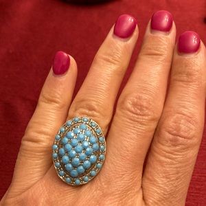 Vintage ring with blue stones